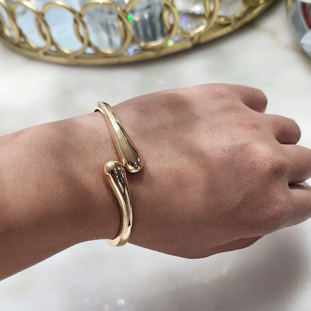 Gold Women's Bracelet